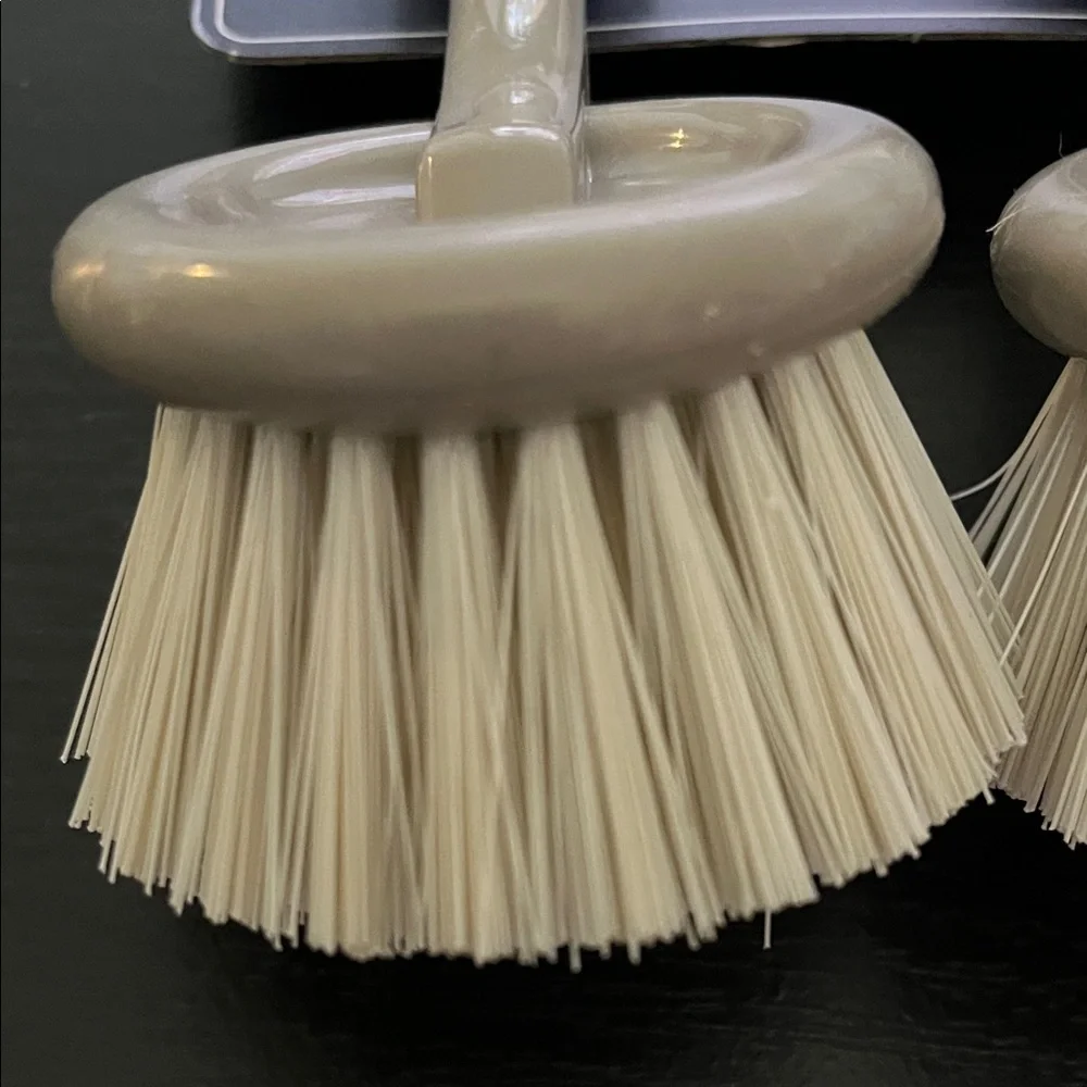 Farberware Cream and Tan Cleaning Brushes Set